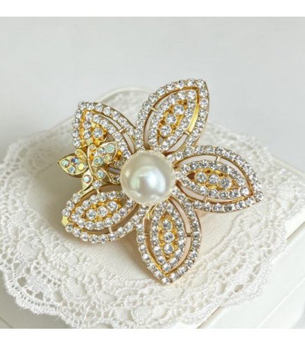 XSB235 - Golden Floral Saree Brooch